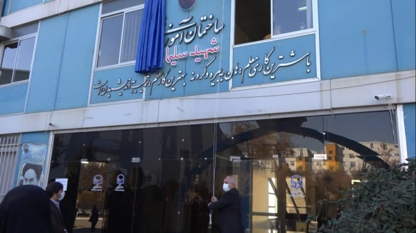 مراسم بزرگداشت سالگردشهادت سردار سلیمانی و تجلیل از عوامل اجرایی تشییع و تدفین شهدای گمنام دانشگاه فرهنگیان کردستان 11