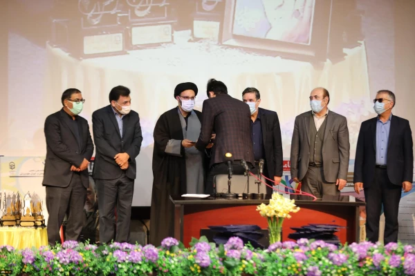 برگزیدگان جشنواره رسش قلم و سوگواره اربعین حسینی (ع) دانشگاه فرهنگیان معرفی شدند
 4