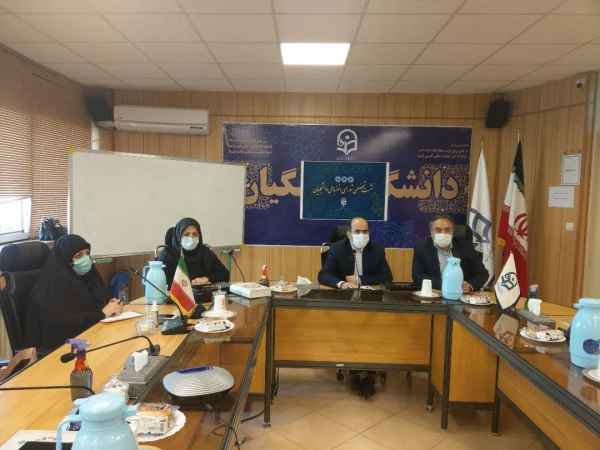 هدایت دانشجومعلمان در مسیر فراگیری مهارت های حرفه ای و تربیتی در سایه حمایت و فعالیت های پیشگیرانه است. 2