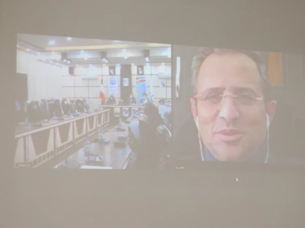 مردم سالاری دینی محصول بی بدیل انقلاب اسلامی است. 3