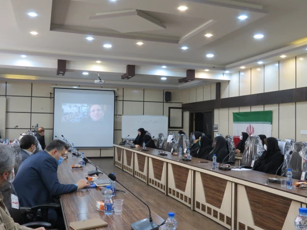 مردم سالاری دینی محصول بی بدیل انقلاب اسلامی است. 4