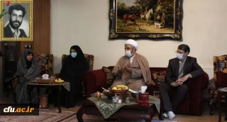 همزمان با ایام الله دهه فجر انجام شد؛

دیدار مدیر امور پردیس های دانشگاه فرهنگیان خراسان رضوی با خانواده شهید محمد حسین فاضلی