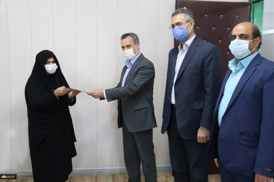 دیدار و تجلیل از خانواده های شهدای هشت سال دفاع مقدس
 3