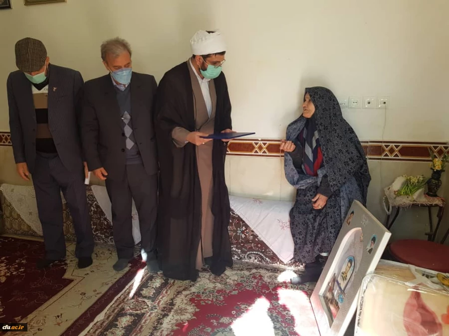 مراسم تجدید میثاق با شهداء و عطرافشانی و غبارروبی گلزار شهدا و دیدار با خانواده شهدا 2