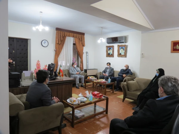 تحصیل معلمان سایر استان ها درتربیت معلم گیلان از سوابق و پیشینه تاریخی دانشگاه  فرهنگیان گیلان محسوب می شود. 3