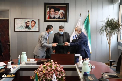 در مراسمی با حضور رئیس دانشگاه فرهنگیان انجام شد:

آیین تقدیر و معارفه رئیس بسیج اساتید دانشگاه فرهنگیان