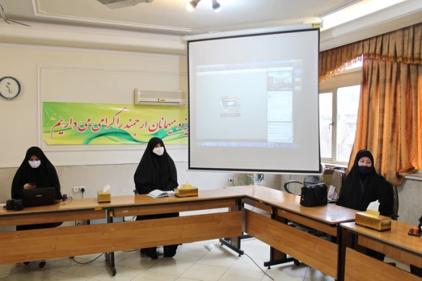 جایگاه زن در مبانی انقلاب اسلامی ایران، والا و رفیع است. 3