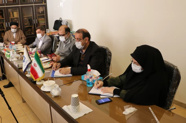 جلسه مشترک هم اندیشی مسئولین دفترنمایندگی مقام معظم رهبری و مدیران حوزه فرهنگی واجتماعی دانشگاه برگزار شد 4