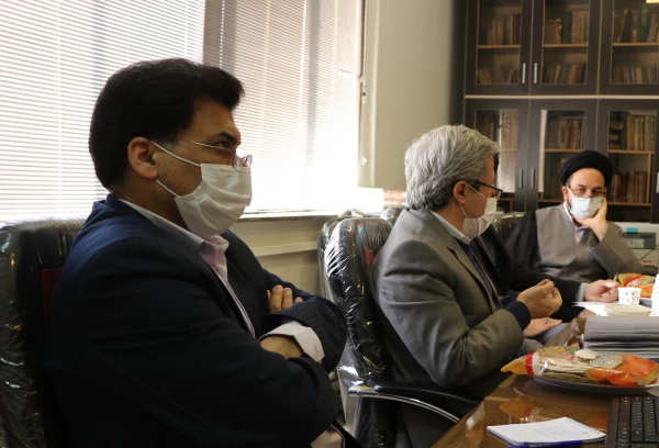 جلسه مشترک هم اندیشی مسئولین دفترنمایندگی مقام معظم رهبری و مدیران حوزه فرهنگی واجتماعی دانشگاه برگزار شد 5