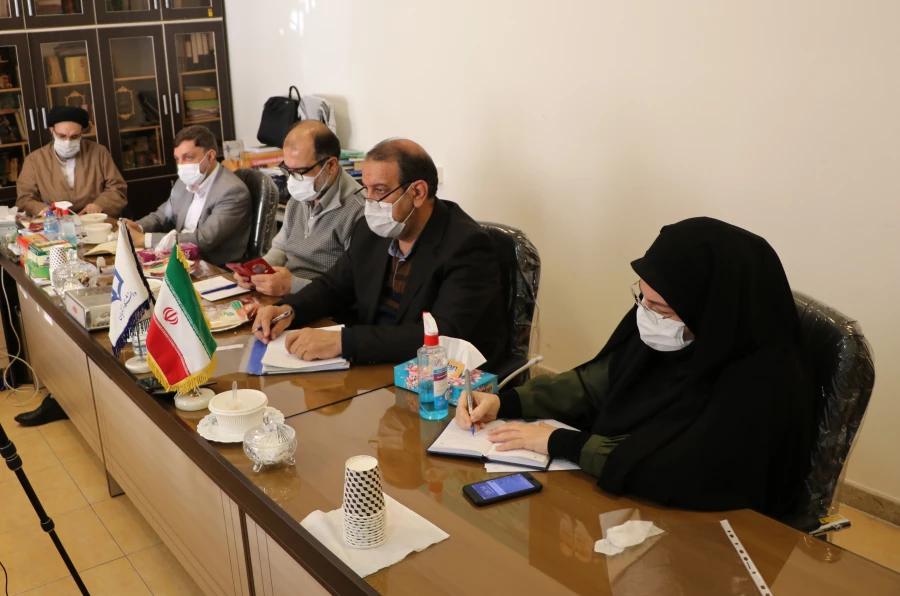 جلسه مشترک هم اندیشی مسئولین دفترنمایندگی مقام معظم رهبری و مدیران حوزه فرهنگی واجتماعی دانشگاه برگزار شد 5