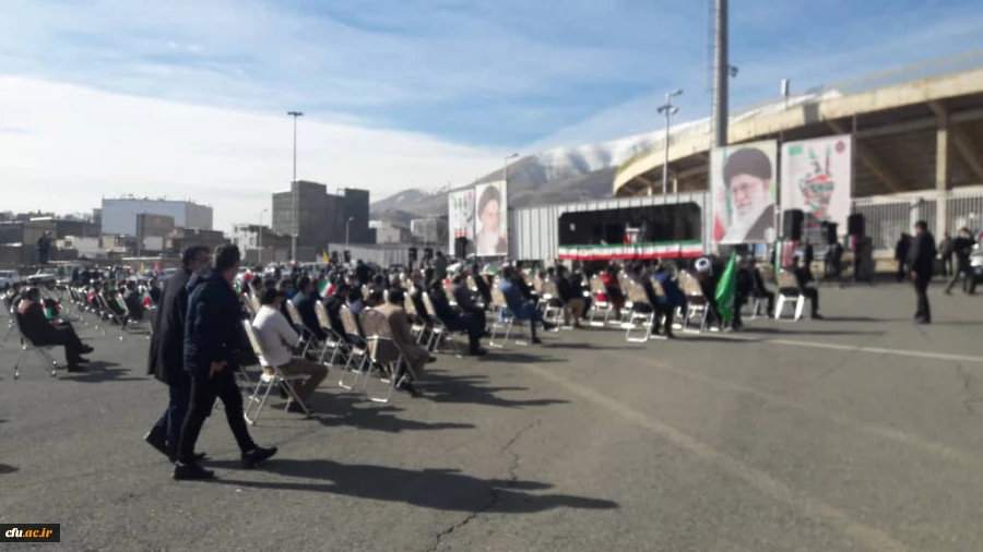 حضور پرشور دانشگاه فرهنگیان کردستان در راهپیمایی خودرویی یوا... ۲۲ بهمن 1399
 6