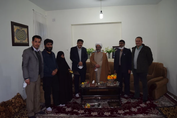 دیدار رییس دانشگاه فرهنگیان استان چهارمحال و بختیاری با خانواده های معزز شهدای دانشجو معلم 3