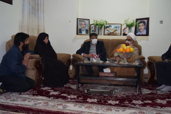 دیدار رییس دانشگاه فرهنگیان استان چهارمحال و بختیاری با خانواده های معزز شهدای دانشجو معلم 5