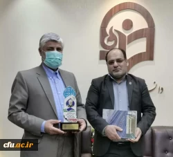 در تصمیم گیری های خرد و کلان کشور باید با نگاه ویژه به معلمان و مدیران آموزشی توجه کرد زیرا شالوده و بنیان آموزش و تربیت معلم در دانشگاه فرهنگیان پایه گزاری میشود باید مشکلات و مسائل فرهنگیان در راس امور قرار گیرد 3