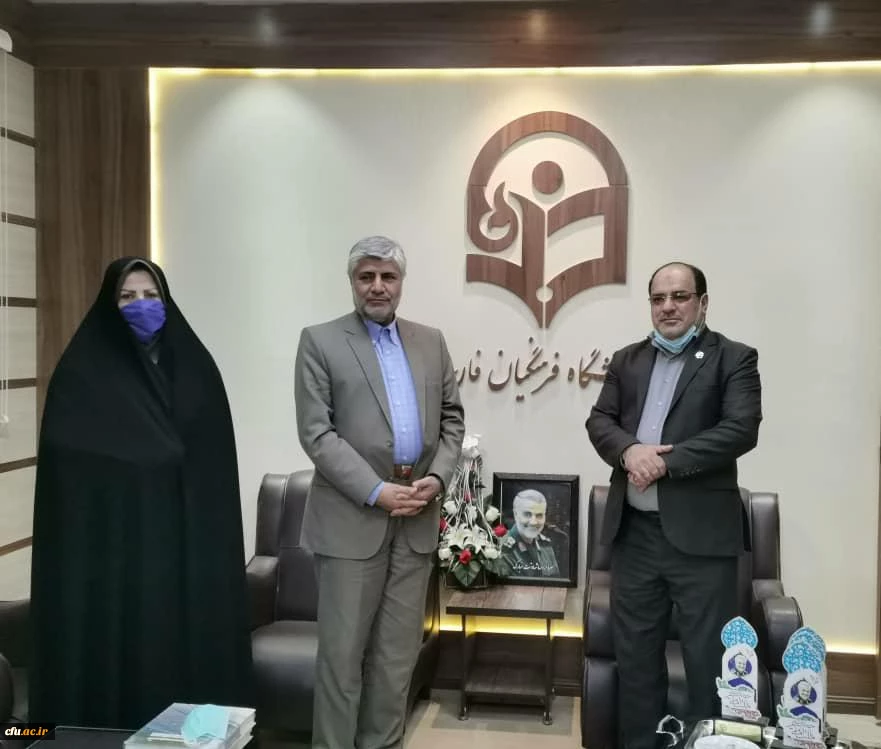 در تصمیم گیری های خرد و کلان کشور باید با نگاه ویژه به معلمان و مدیران آموزشی توجه کرد زیرا شالوده و بنیان آموزش و تربیت معلم در دانشگاه فرهنگیان پایه گزاری میشود باید مشکلات و مسائل فرهنگیان در راس امور قرار گیرد 4