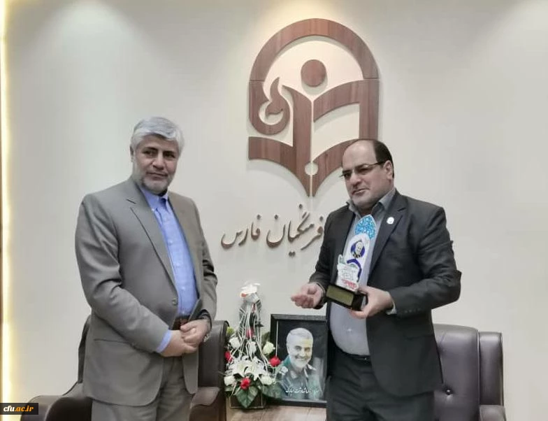 در تصمیم گیری های خرد و کلان کشور باید با نگاه ویژه به معلمان و مدیران آموزشی توجه کرد زیرا شالوده و بنیان آموزش و تربیت معلم در دانشگاه فرهنگیان پایه گزاری میشود باید مشکلات و مسائل فرهنگیان در راس امور قرار گیرد 6