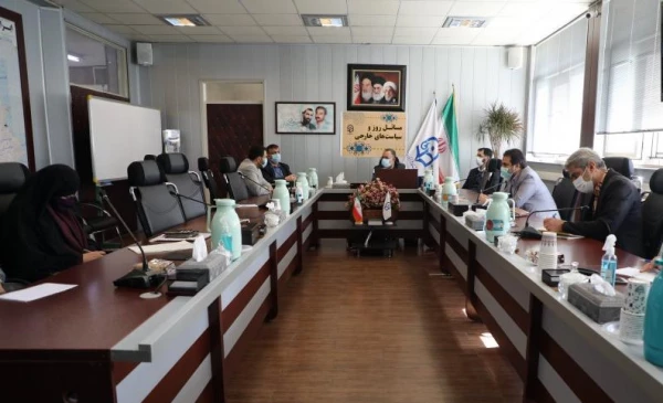 نشست  همکاران حراست با موضوع مسائل روز و سیاست های خارجی با حضور تحلیل گر سیاسی در حوزه خاورمیانه به شیوه مجازی کشوری برگزار شد.

 2