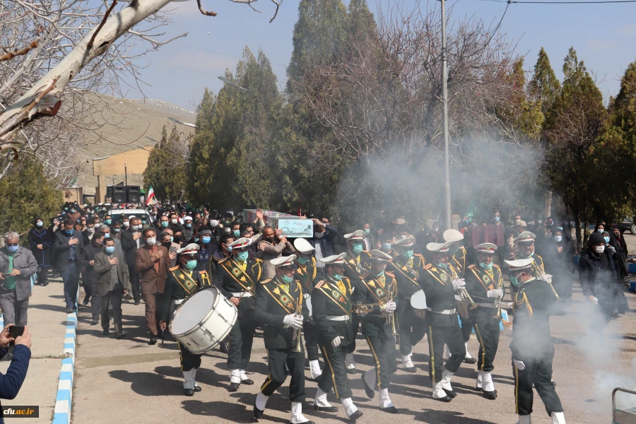 مراسم وداع و تدفین پیکر مطهر شهید گمنام دوران دفاع مقدس در پردیس حضرت زینب کبری(س) استان مرکزی برگزار شد 6