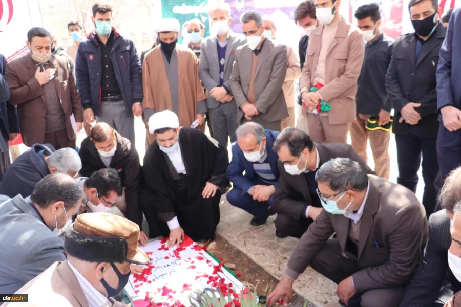 حضور معاون دانشجویی در مراسم تشییع پیکر شهدای گمنام دفاع مقدس در دانشگاه فرهنگیان استان مرکزی 3