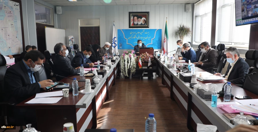  آگاهی و اشراف کامل به قوانین و پاسخگو بودن از وظایف مدیران و کارکنان دانشگاه است 2