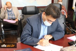  آگاهی و اشراف کامل به قوانین و پاسخگو بودن از وظایف مدیران و کارکنان دانشگاه است 14