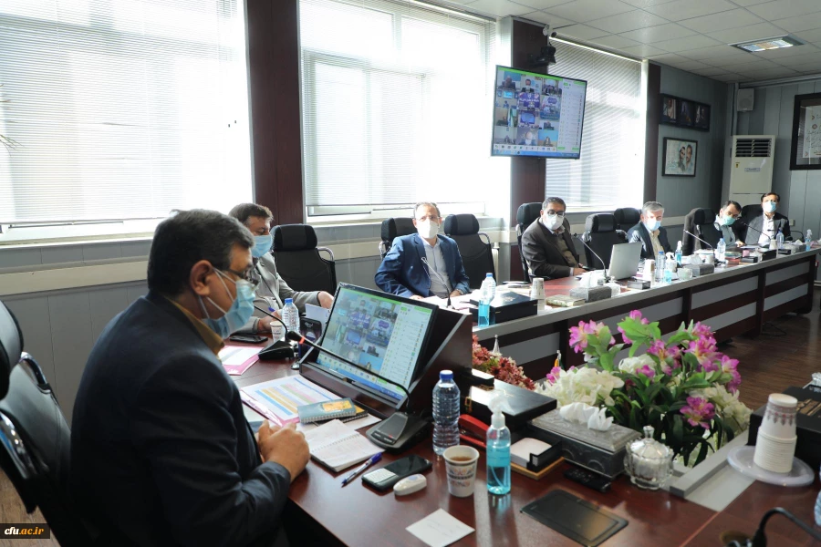  آگاهی و اشراف کامل به قوانین و پاسخگو بودن از وظایف مدیران و کارکنان دانشگاه است 19