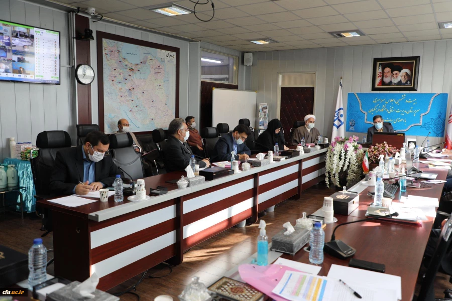  آگاهی و اشراف کامل به قوانین و پاسخگو بودن از وظایف مدیران و کارکنان دانشگاه است 20