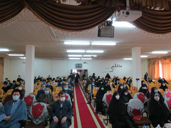 امروز واژه شهادت معنایی ژرف تر و پهناورتر از هرزمان دیگر دارد که به اسارت کلمه در نمی آید 3