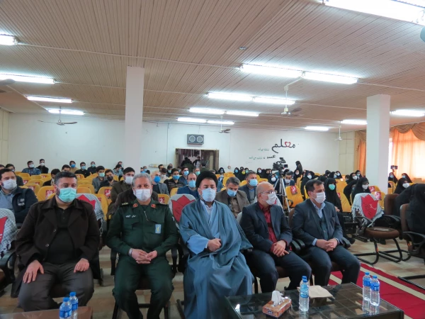 امروز واژه شهادت معنایی ژرف تر و پهناورتر از هرزمان دیگر دارد که به اسارت کلمه در نمی آید 4