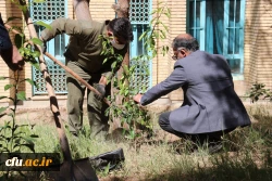 کاشت نهال همزمان با روز درختکاری و فرارسیدن هفته منابع طبیعی
 9