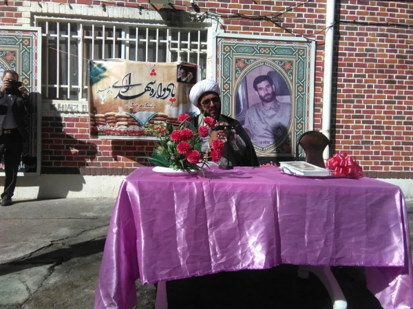 33 اصله درخت در آستانه روز ۲۲ اسفند روز بزرگداشت شهدا در پردیس ها و مراکز دانشگاه فرهنگیان لرستان به یاد 33 شهید دانشجو معلم این دانشگاه غرس شد.  5