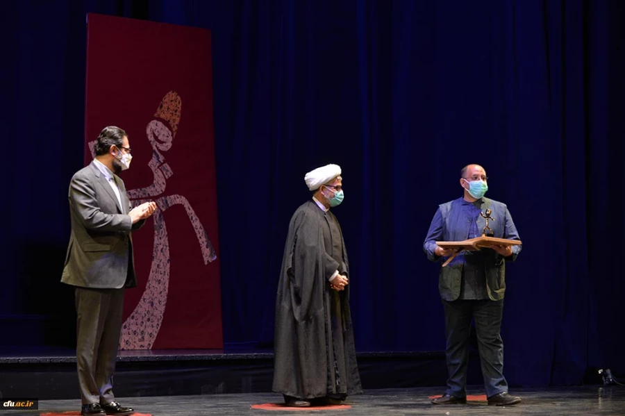 تقدیر از مدرس دانشگاه فرهنگیان یزد در هیجدهمین جشنواره نمایش عروسکی تهران
 3