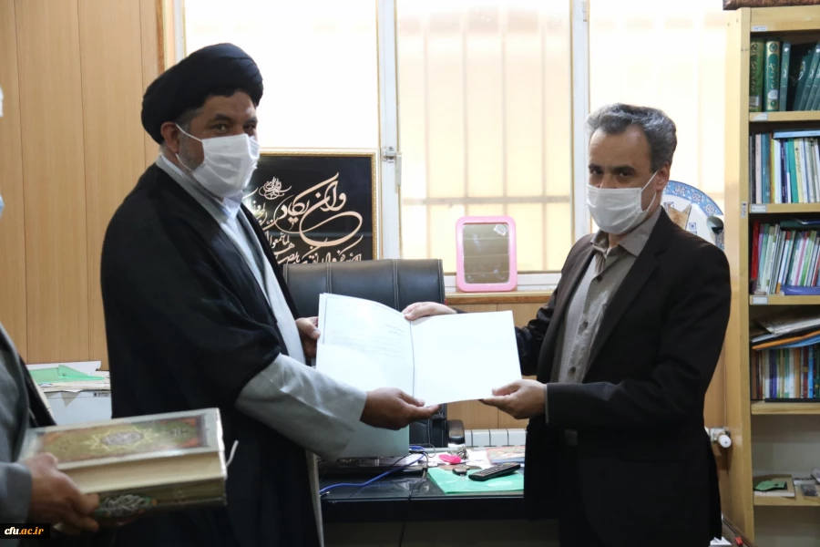 تقدیر استاندار یزد از سرپرست دانشگاه فرهنگیان استان
 4