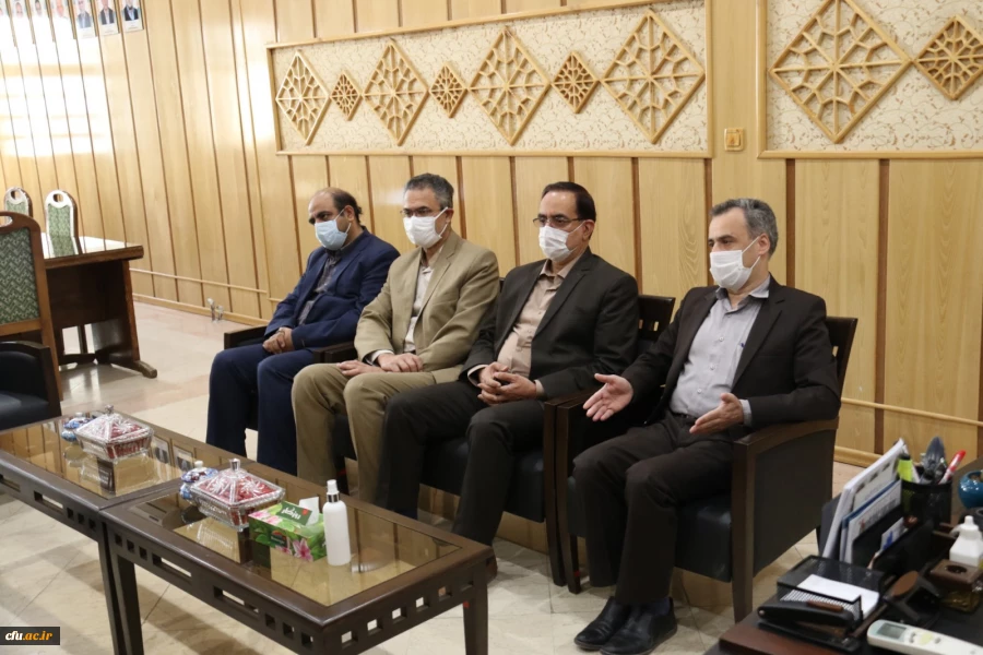 دیدار اعضای هیات رئیسه دانشگاه فرهنگیان یزد با مدیرکل نوسازی، توسعه و تجهیز مدارس استان
 3