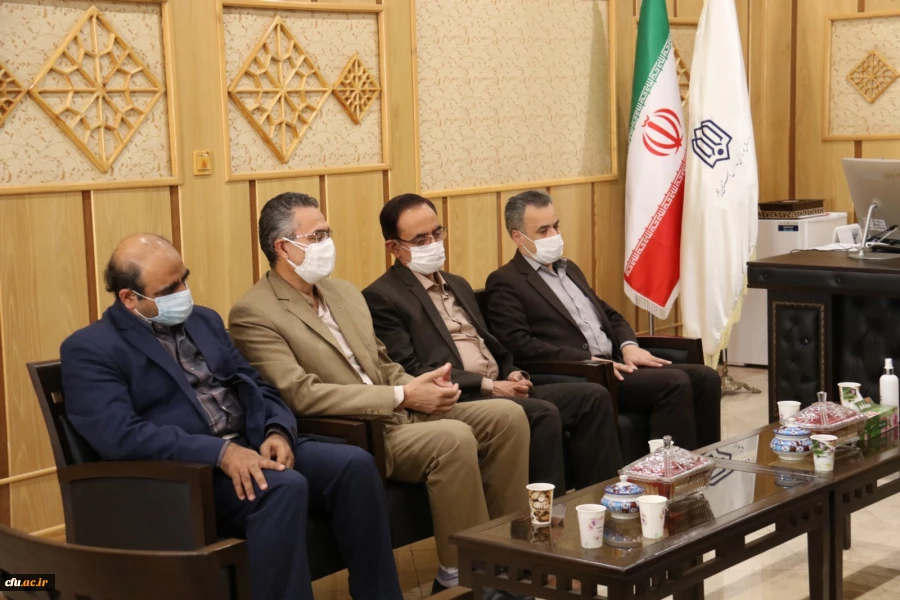 دیدار اعضای هیات رئیسه دانشگاه فرهنگیان یزد با مدیرکل نوسازی، توسعه و تجهیز مدارس استان
 4