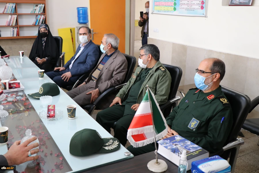 
بازدید مدیریت امور پردیس های استان و جانشین سپاه عاشورا از طرح معلم یار بسیج دانشجویی دانشگاه فرهنگیان استان
 2