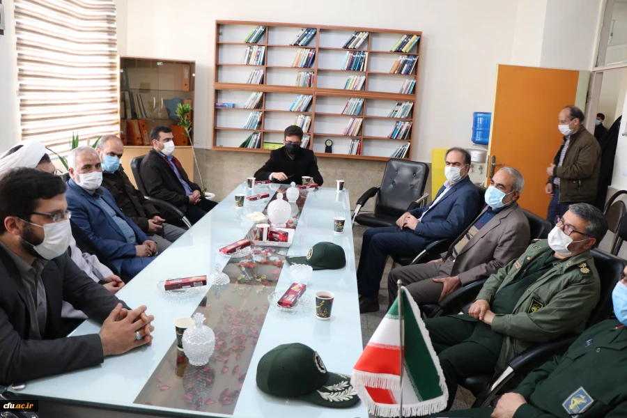 
بازدید مدیریت امور پردیس های استان و جانشین سپاه عاشورا از طرح معلم یار بسیج دانشجویی دانشگاه فرهنگیان استان
 3