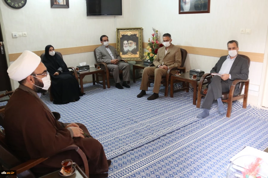 دیدار اعضای هیات رئیسه دانشگاه فرهنگیان یزد با نماینده محترم ولی فقیه و امام جمعه استان
 2