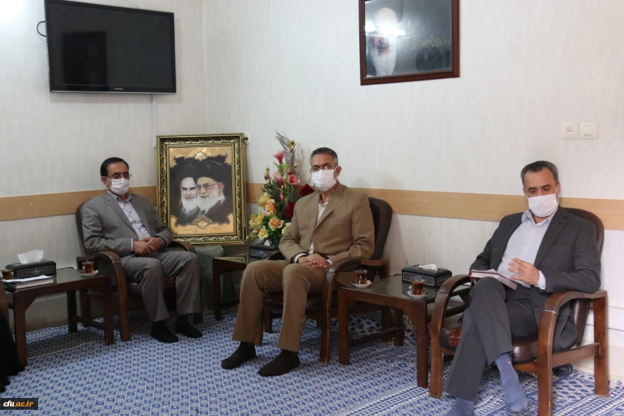 دیدار اعضای هیات رئیسه دانشگاه فرهنگیان یزد با نماینده محترم ولی فقیه و امام جمعه استان
 3