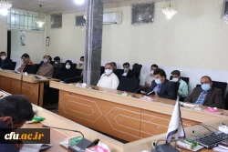 نشست صمیمانه مسئولان دانشگاه با کارکنان
 5