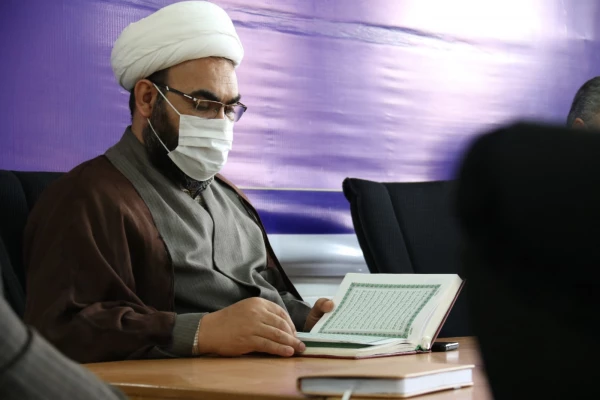 نشست صمیمانه مسئولان دانشگاه با کارکنان
 6