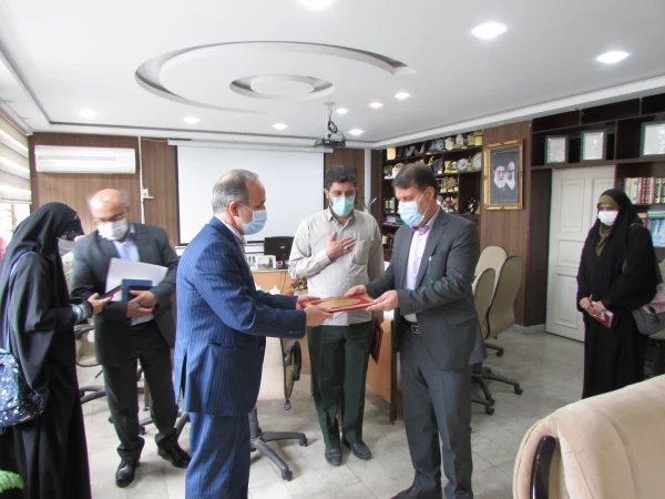 انعقاد تفاهمنامه سه جانبه آموزش و پرورش، دانشگاه فرهنگیان و بسیج دانشجویی استان مرکزی
 6