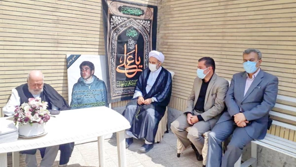 حفظ شان و جایگاه اساتید پیشکسوت و بهره گیری از تجارب آنان، اصل موکد است. 2