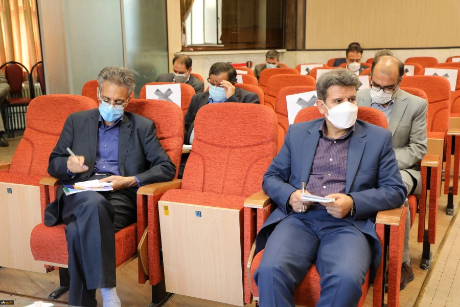 از جمله متغیرهای الگوی کیفیت، نیازها و خواسته های مشروع و قانونی دانشجویان و استادان به عنوان ذینفعان اصلی دانشگاه است 7