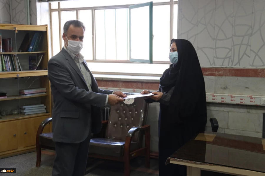 تقدیر از کارکنان حوزه آموزش پردیس های دانشگاه فرهنگیان یزد در دهه سرآمدی آموزش
 2