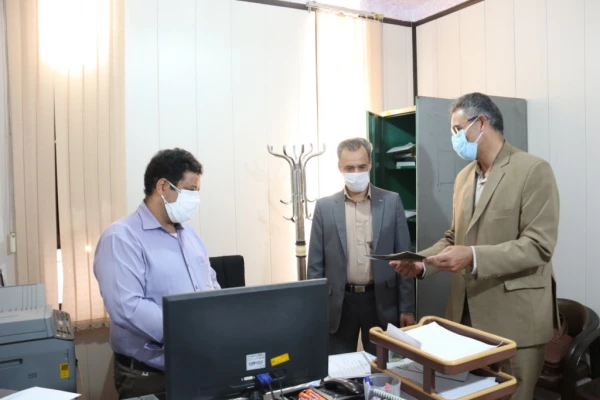 تقدیر از کارکنان حوزه آموزش پردیس های دانشگاه فرهنگیان یزد در دهه سرآمدی آموزش
 6