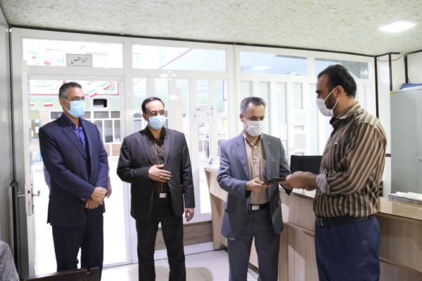 تقدیر از کارکنان حوزه آموزش پردیس های دانشگاه فرهنگیان یزد در دهه سرآمدی آموزش
 7