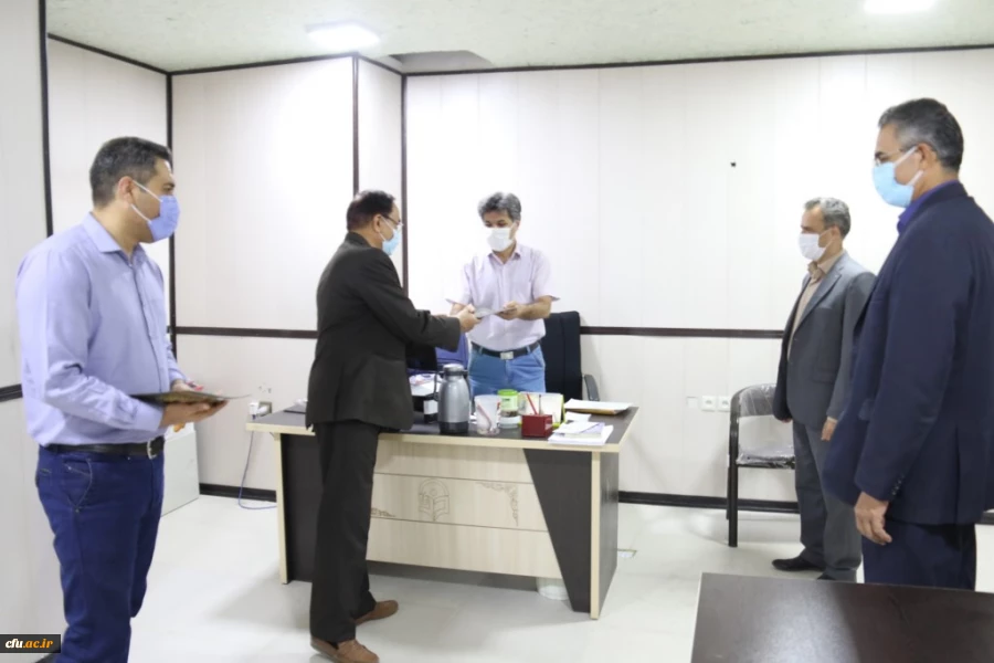 تقدیر از کارکنان حوزه آموزش پردیس های دانشگاه فرهنگیان یزد در دهه سرآمدی آموزش
 9