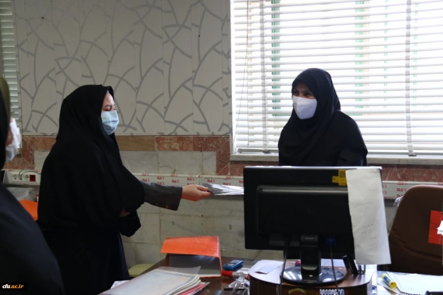 تقدیر از کارکنان حوزه آموزش پردیس های دانشگاه فرهنگیان یزد در دهه سرآمدی آموزش
 11