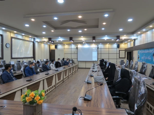 سرلوحه مرام معلمی سرآمدی و تعالی است که ریشه در اخلاق دارد. 2